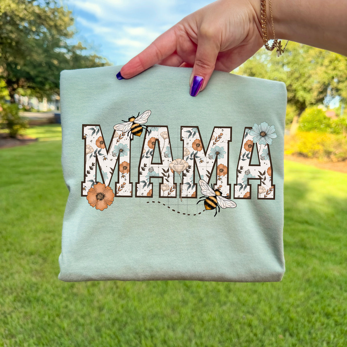 Floral Mama Bee Shirt | Vintage Wildflower Mama Graphic Tee | Comfort Colors Mom T-Shirt | Botanical Mother's Day Gift | Cute Bee Mama Shirt 🐝🌼💙